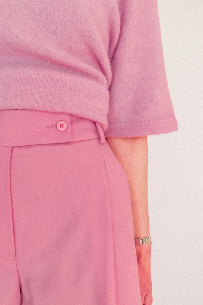 Yes, you can wear wool in summer and here are 7 reasons why you should.