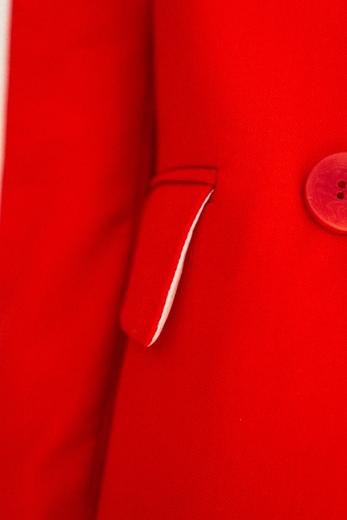 A close-up picture of the Alva Blazer pocket.